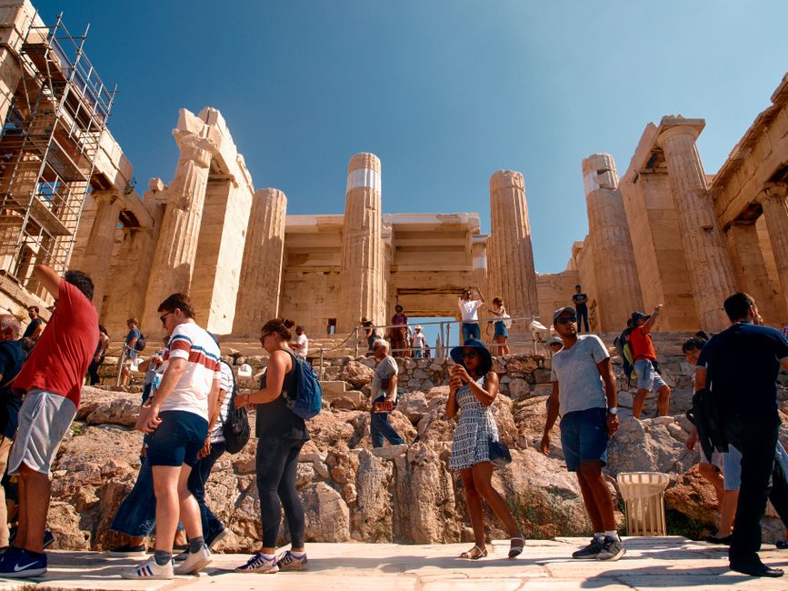 Turisti kod Partenona u Ateni